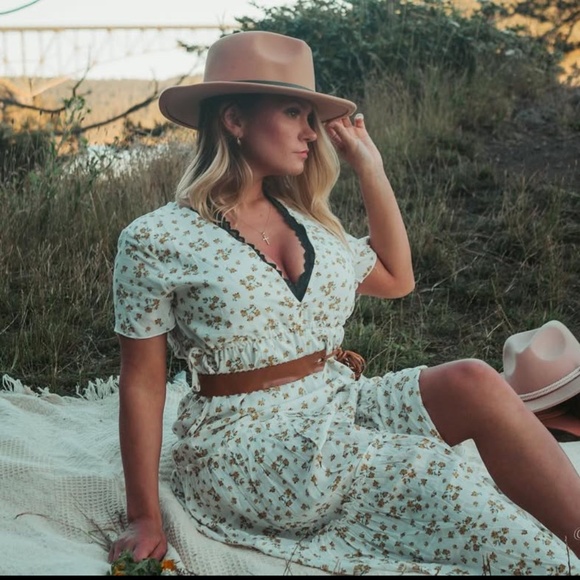 Meet your Posher, Amber - Picture 1 of 1